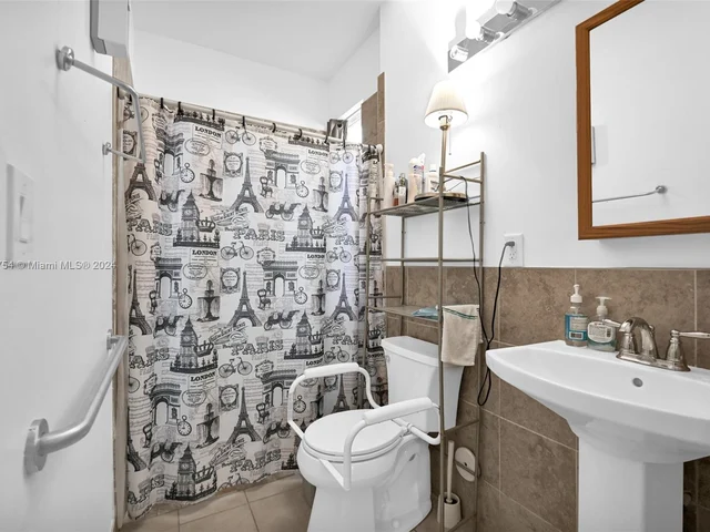 4173 NE 20th St, Homestead FL 33033