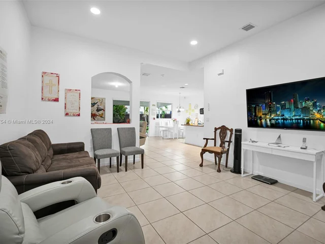 4173 NE 20th St, Homestead FL 33033