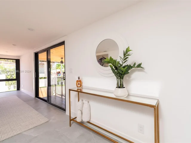 1900 SW 18th Ave, Miami FL 33145