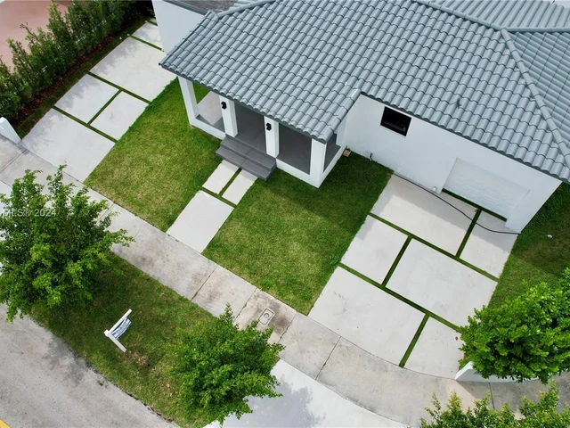 1900 SW 18th Ave, Miami FL 33145