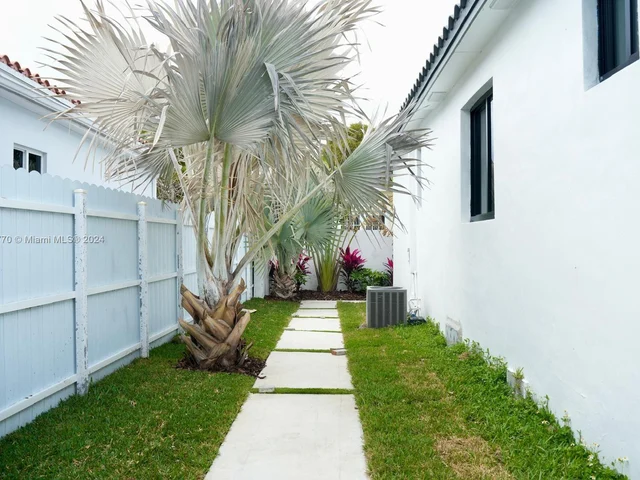 1900 SW 18th Ave, Miami FL 33145