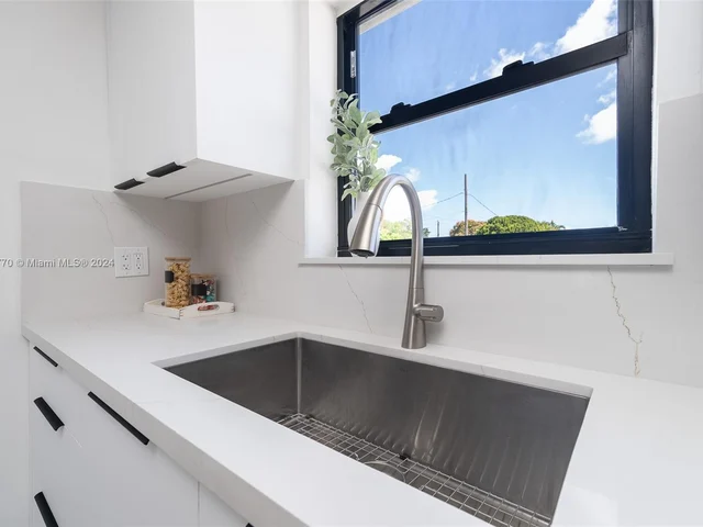 1900 SW 18th Ave, Miami FL 33145