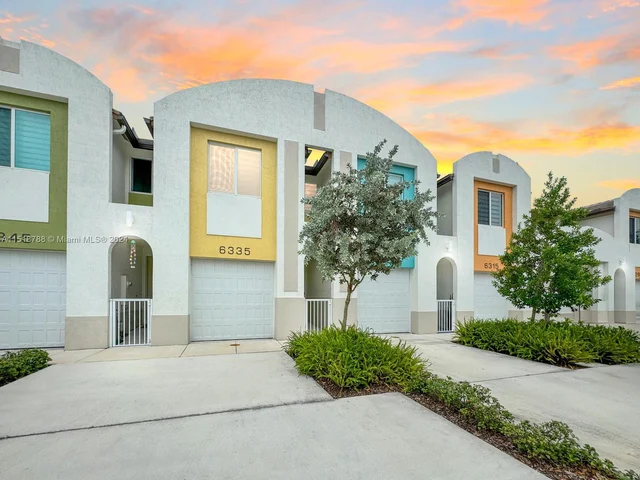 6335 SW 47th Mnr, Davie FL 33314