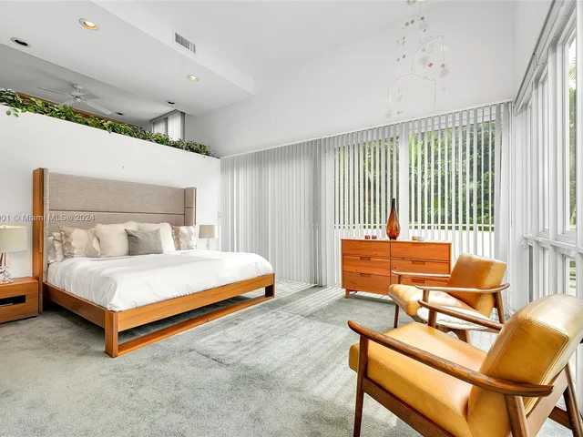 4994 Hammock Lake Dr, Coral Gables FL 33156