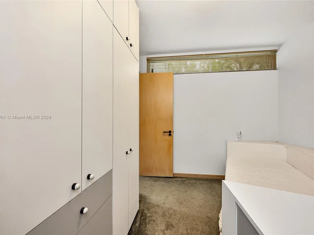 4994 Hammock Lake Dr, Coral Gables FL 33156