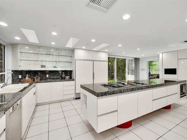 4994 Hammock Lake Dr, Coral Gables FL 33156