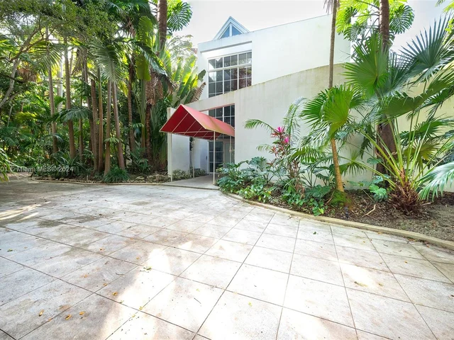 4994 Hammock Lake Dr, Coral Gables FL 33156