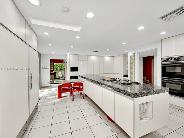 4994 Hammock Lake Dr, Coral Gables FL 33156