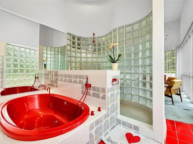 4994 Hammock Lake Dr, Coral Gables FL 33156