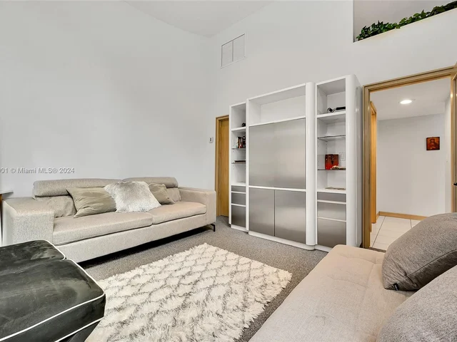 4994 Hammock Lake Dr, Coral Gables FL 33156