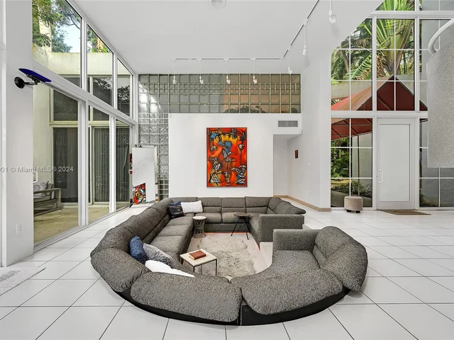 4994 Hammock Lake Dr, Coral Gables FL 33156