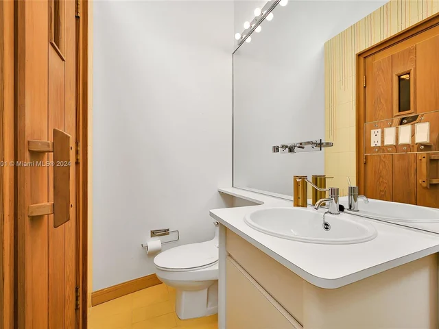 4994 Hammock Lake Dr, Coral Gables FL 33156