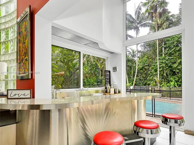 4994 Hammock Lake Dr, Coral Gables FL 33156