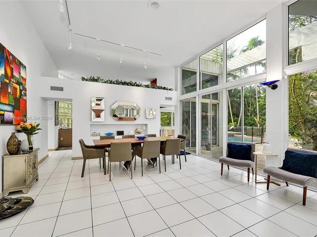 4994 Hammock Lake Dr, Coral Gables FL 33156