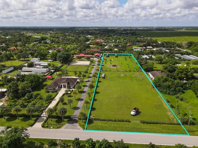 21500 SW 232nd St, Homestead FL 33031