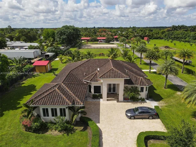 21500 SW 232nd St, Homestead FL 33031