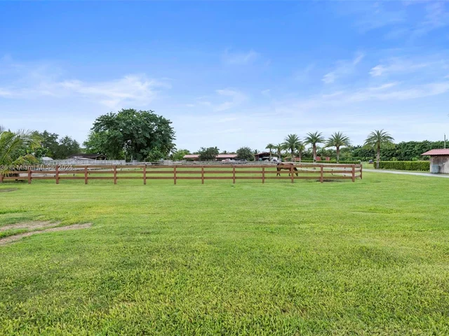 21500 SW 232nd St, Homestead FL 33031