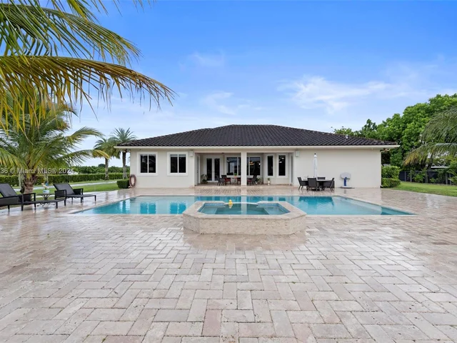 21500 SW 232nd St, Homestead FL 33031