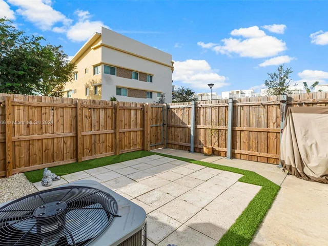 14378 SW 258th Ln, Homestead FL 33032