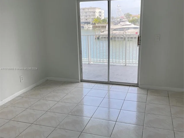 7917 West Dr # 17, North Bay Village FL 33141