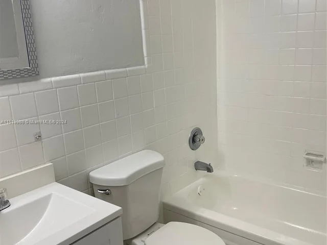 7917 West Dr # 17, North Bay Village FL 33141