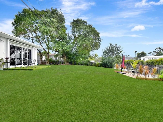 930 Little River Dr, Miami FL 33150