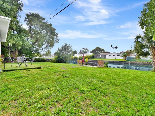 930 Little River Dr, Miami FL 33150