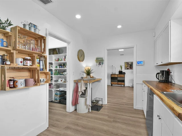 930 Little River Dr, Miami FL 33150