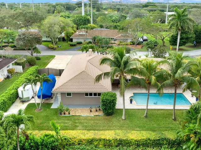 7421 SW 145th Ter, Palmetto Bay FL 33158