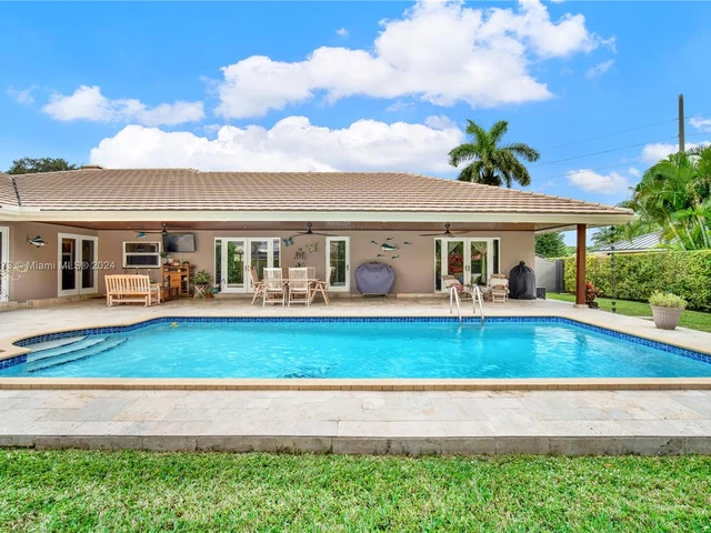 7421 SW 145th Ter, Palmetto Bay FL 33158