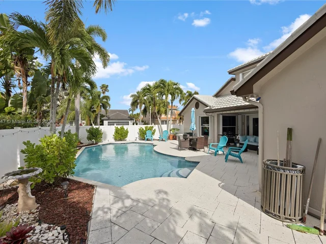 17506 NW 8th St, Pembroke Pines FL 33029