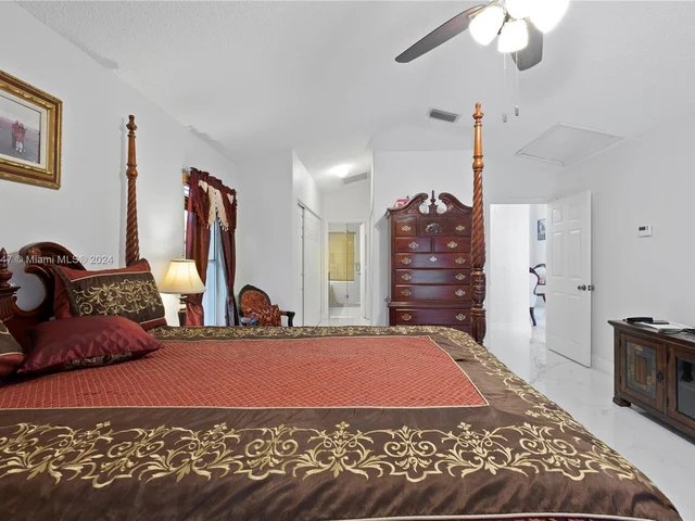 17506 NW 8th St, Pembroke Pines FL 33029