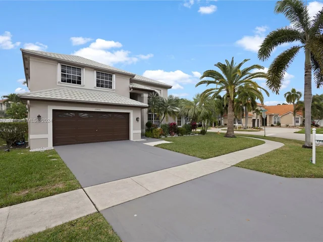 17506 NW 8th St, Pembroke Pines FL 33029