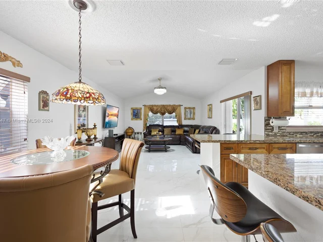 17506 NW 8th St, Pembroke Pines FL 33029