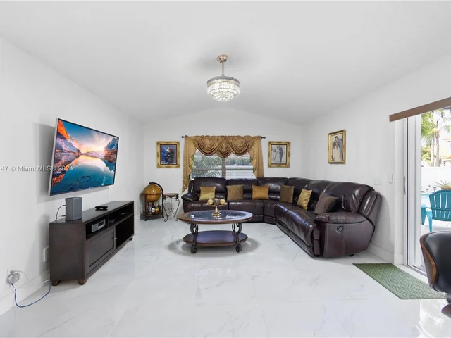 17506 NW 8th St, Pembroke Pines FL 33029