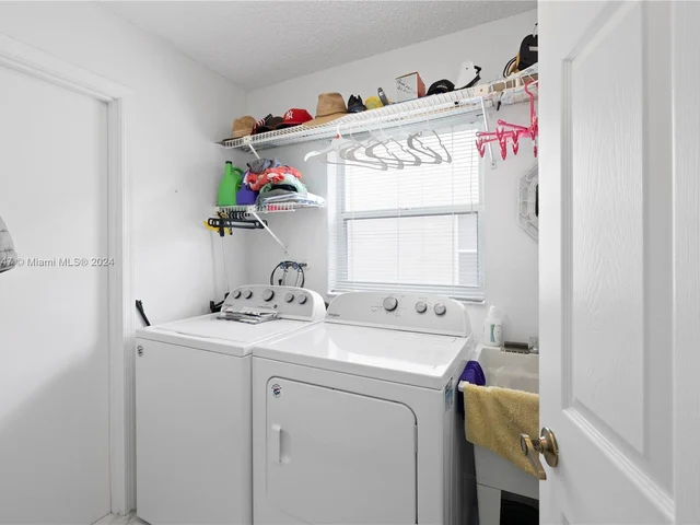 17506 NW 8th St, Pembroke Pines FL 33029