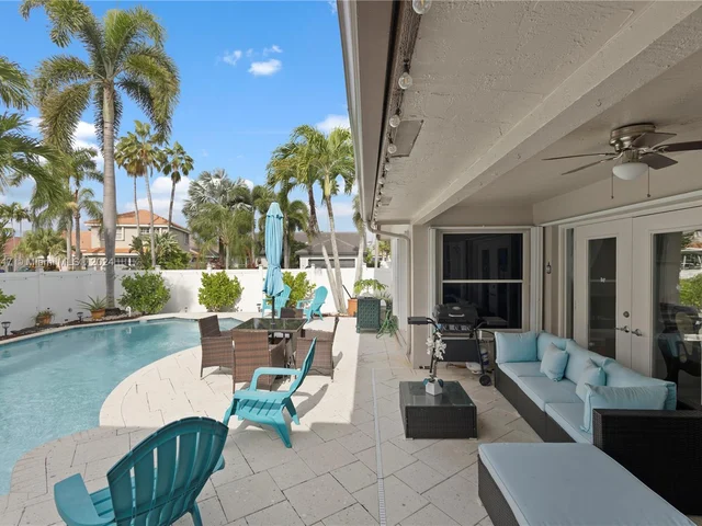 17506 NW 8th St, Pembroke Pines FL 33029