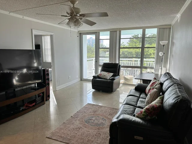 301 174th St # 409, Sunny Isles Beach FL 33160