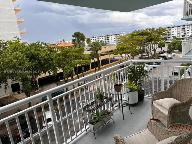 301 174th St # 409, Sunny Isles Beach FL 33160