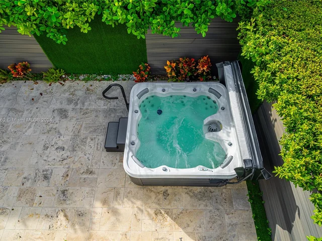 6830 NW 103rd Ave # 6830, Doral FL 33178