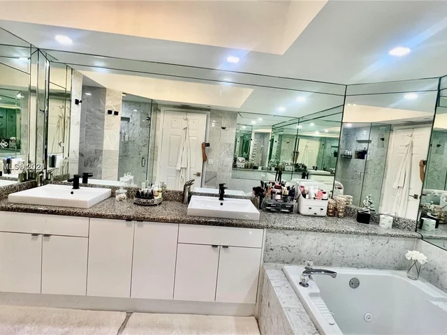 16400 Collins Ave # 841, Sunny Isles Beach FL 33160