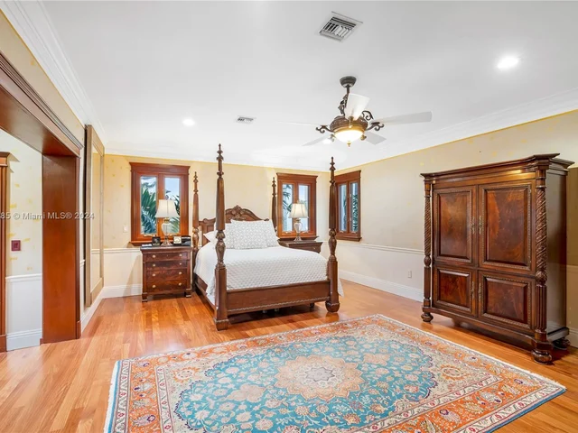 27 Tahiti Beach Island Rd, Coral Gables FL 33143