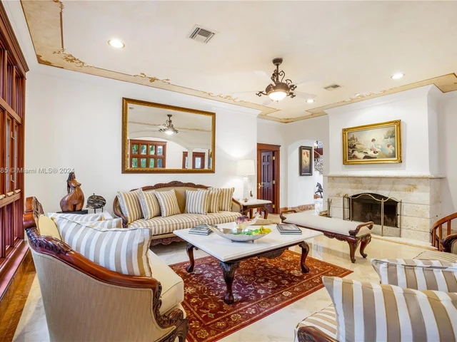 27 Tahiti Beach Island Rd, Coral Gables FL 33143