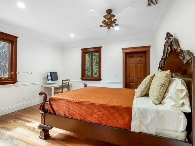 27 Tahiti Beach Island Rd, Coral Gables FL 33143