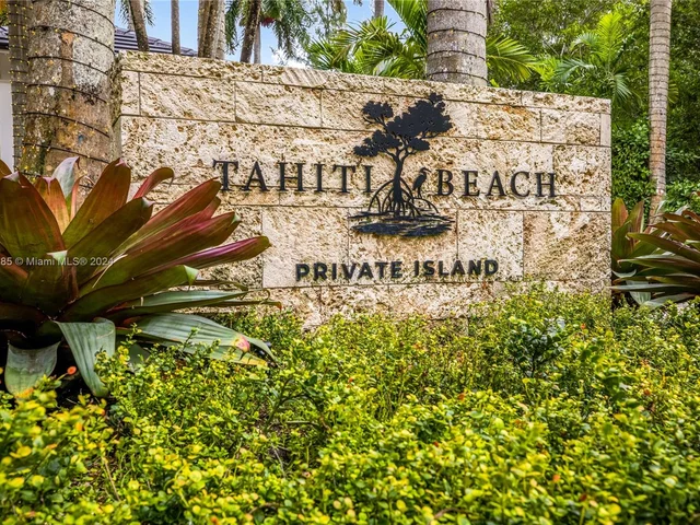 27 Tahiti Beach Island Rd, Coral Gables FL 33143