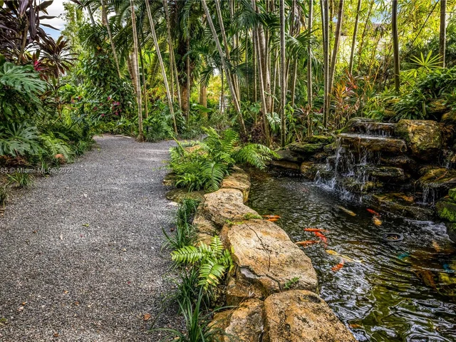 27 Tahiti Beach Island Rd, Coral Gables FL 33143