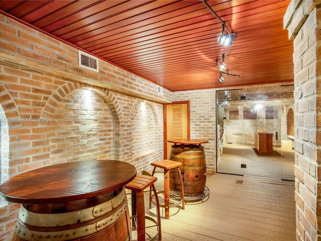 27 Tahiti Beach Island Rd, Coral Gables FL 33143