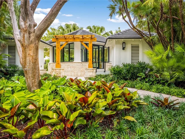 27 Tahiti Beach Island Rd, Coral Gables FL 33143