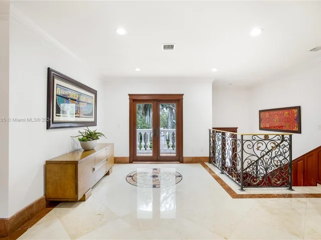 27 Tahiti Beach Island Rd, Coral Gables FL 33143