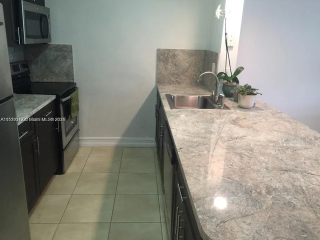 7483 SW 82nd St # A310, Miami FL 33143